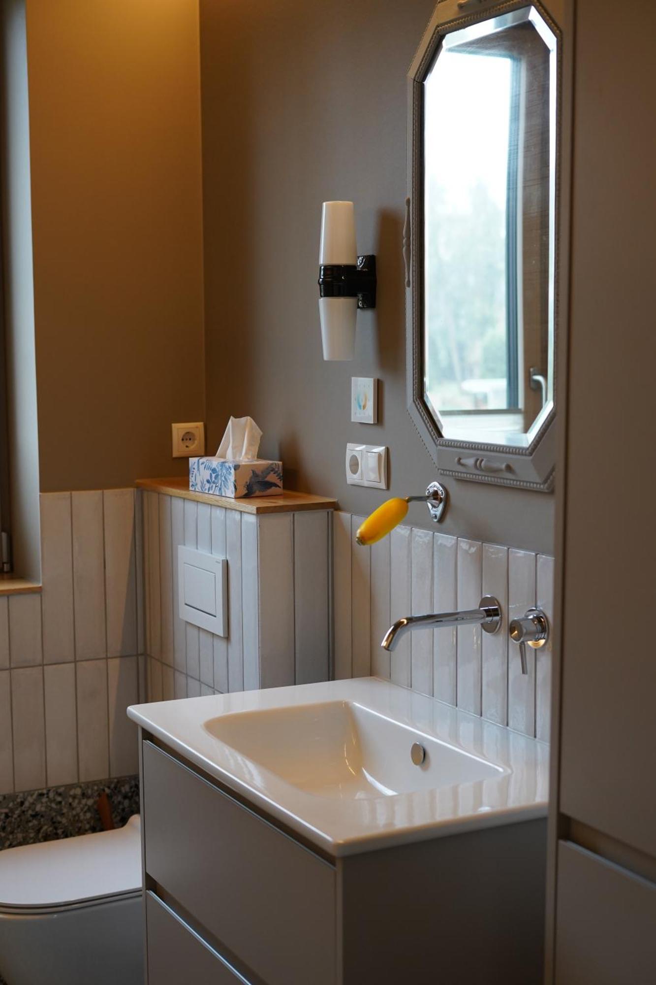 Copper Beech Place Ахим Екстериор снимка